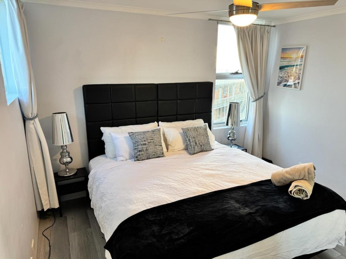 Apartment Surfers Paradise Ocean View With Pool & Lift Access