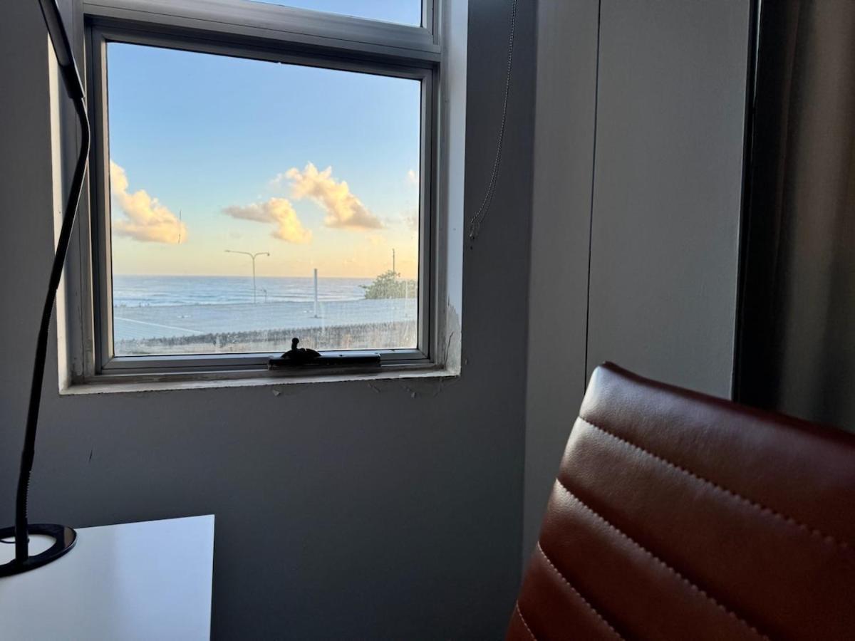 Surfers Paradise Ocean View With Pool & Lift Access *
