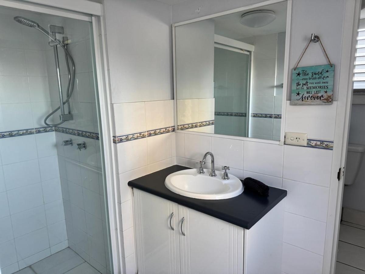 Surfers Paradise Ocean View With Pool & Lift Access