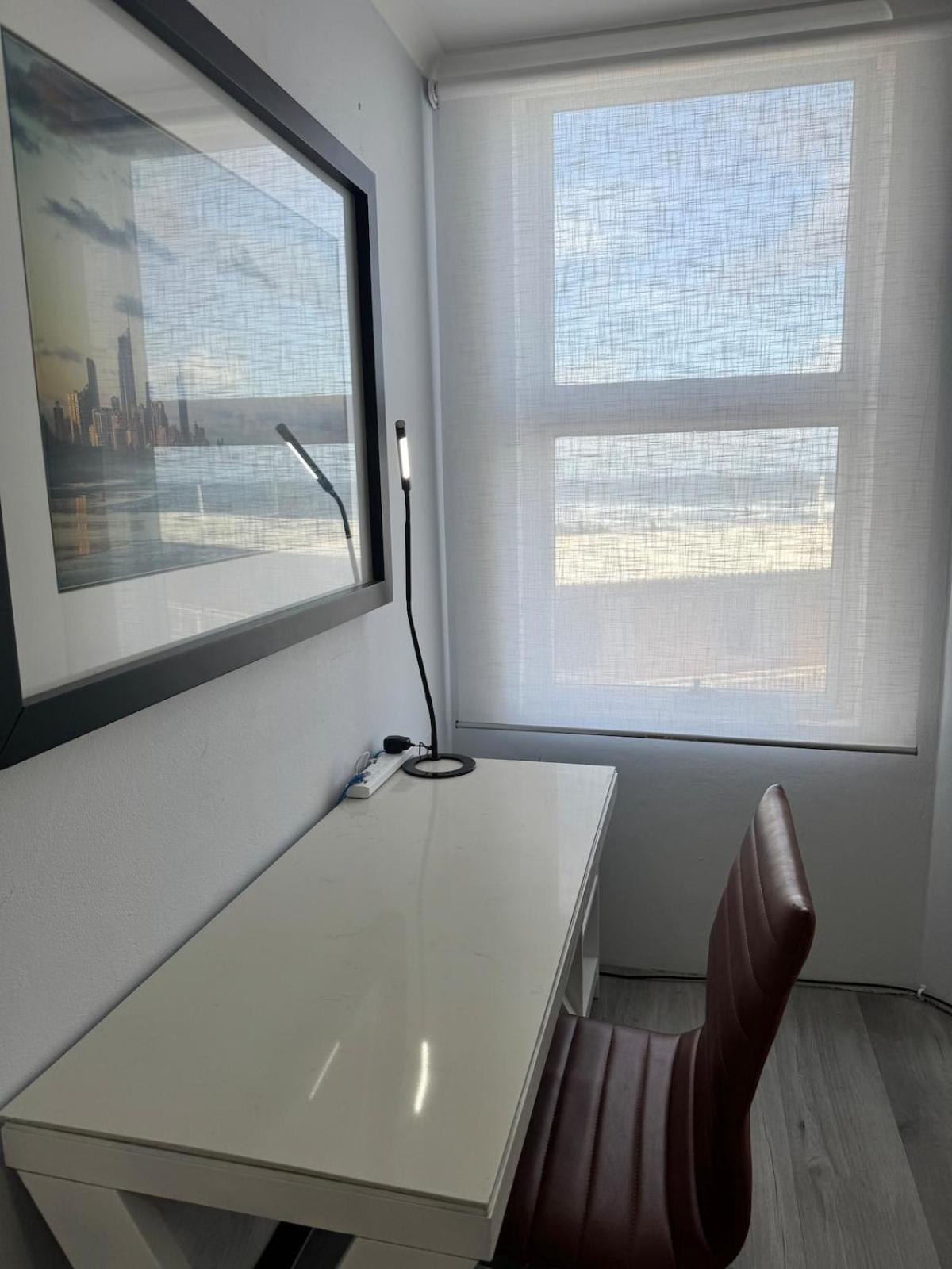 Apartment Surfers Paradise Ocean View With Pool & Lift Access