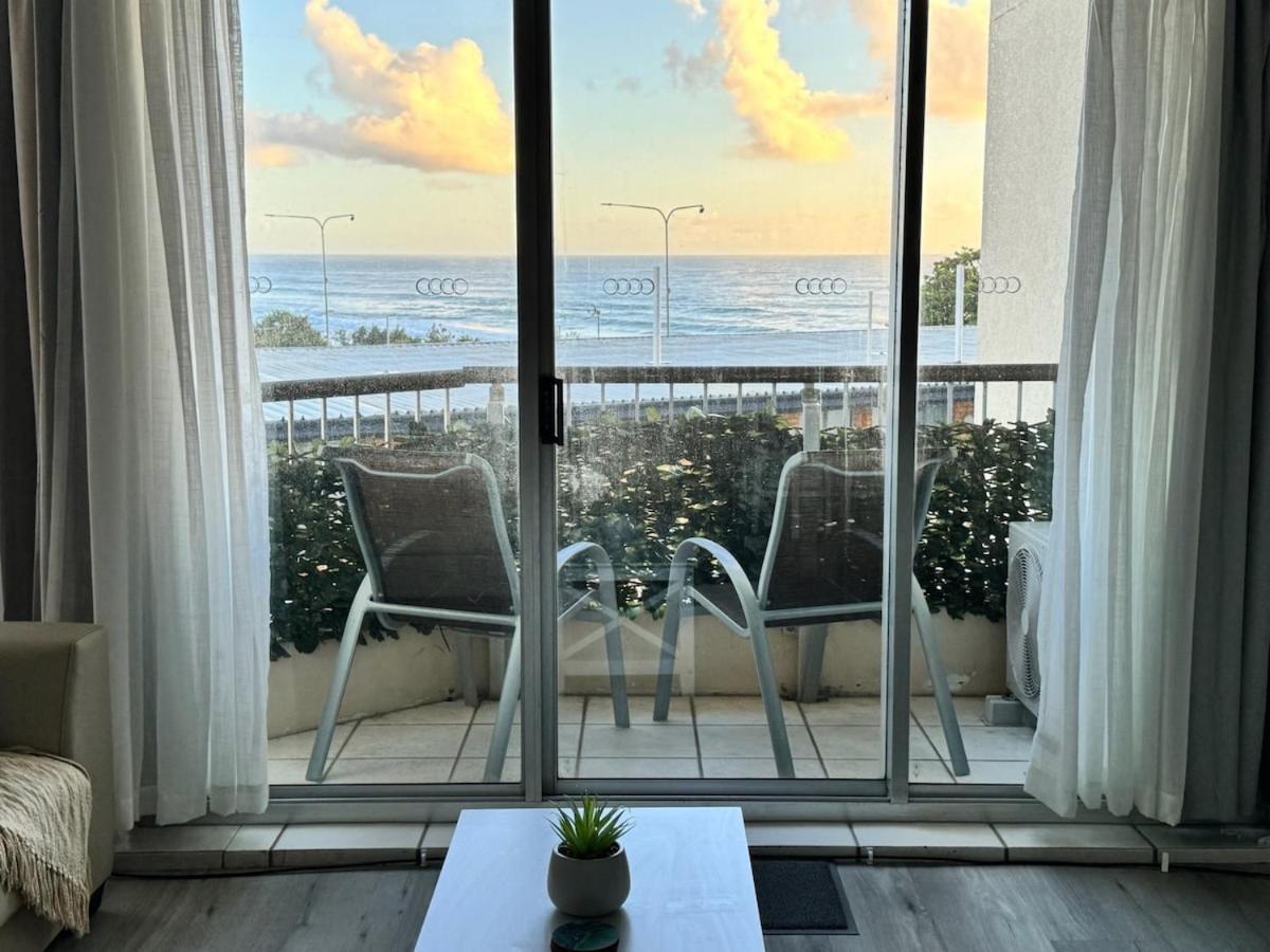 Surfers Paradise Ocean View With Pool & Lift Access